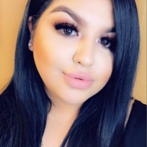 Meet your Posher, Daniela